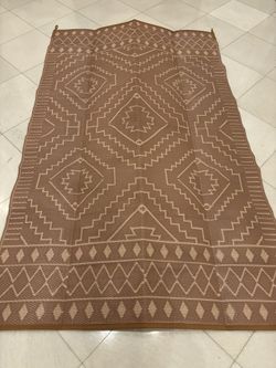 Geometric Pattern Area Rug