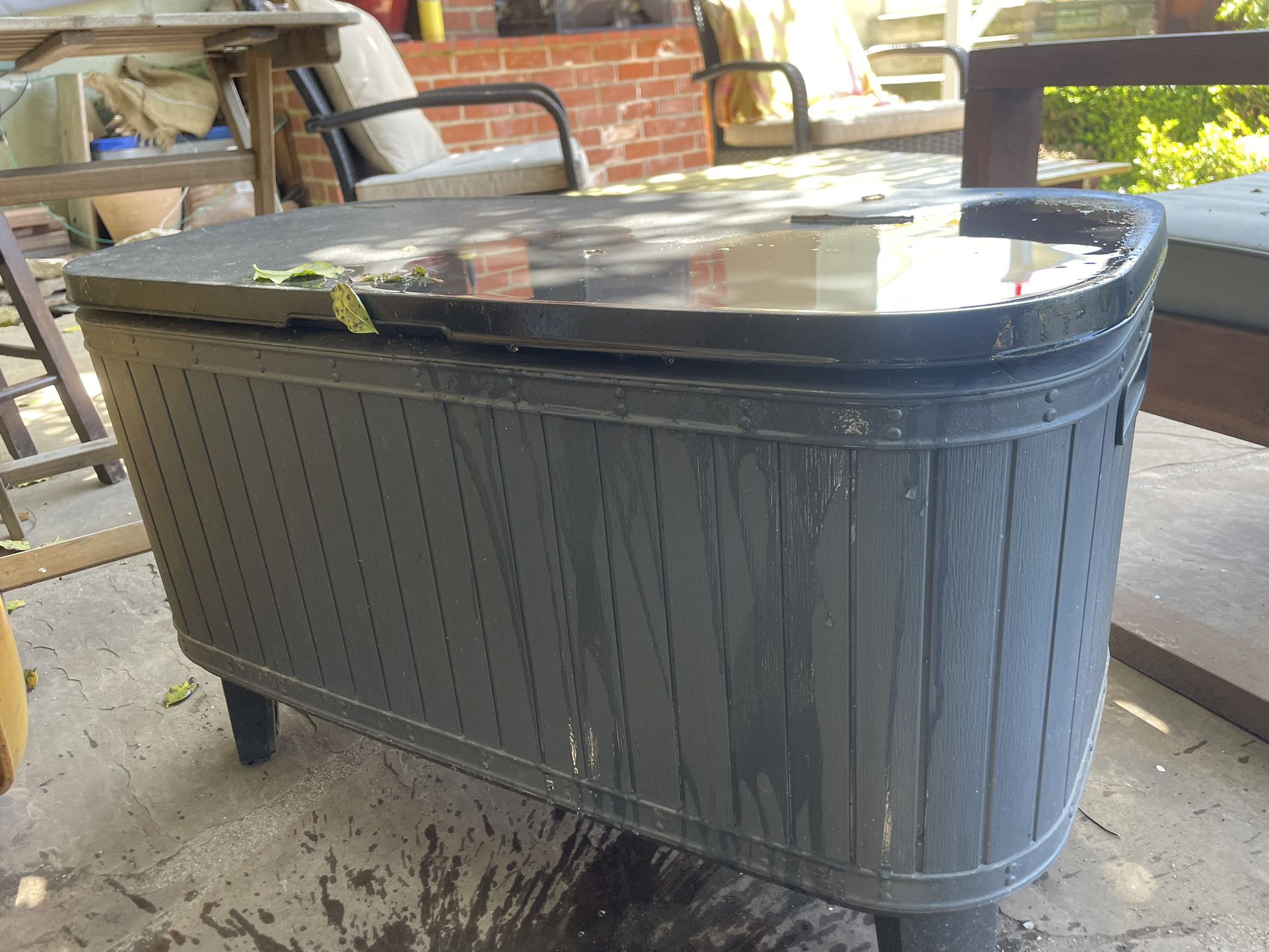 Table/drink Cooler