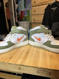 2022 Air Force 1 Mid QS 'Oil Green Orange' 8.5 men’s