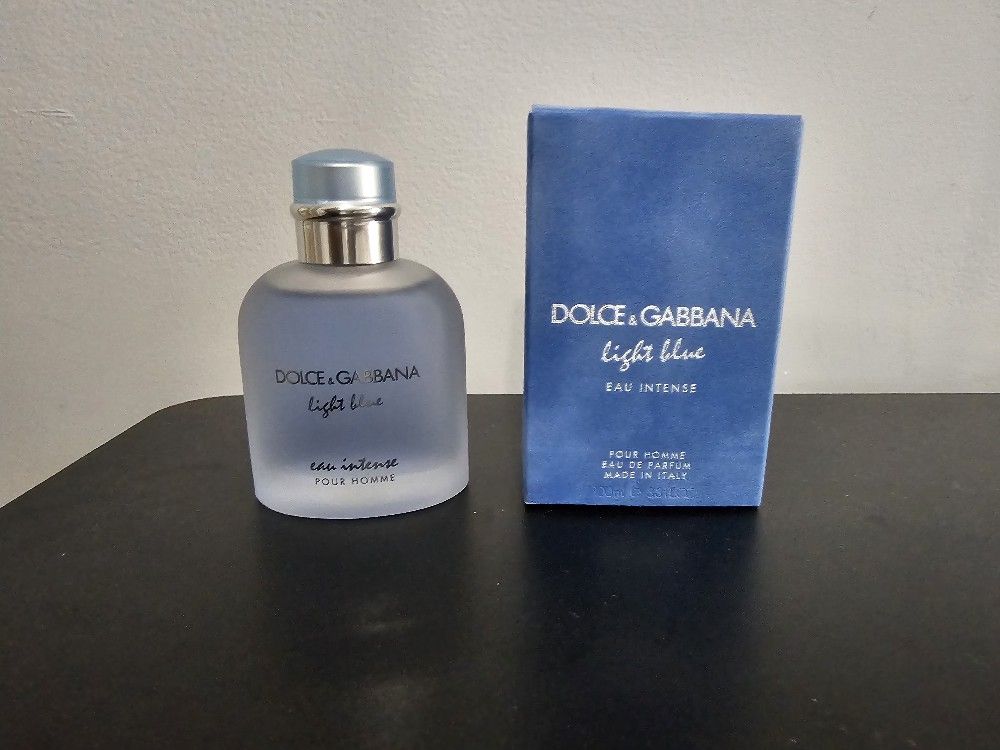 Dolce and Gabbana Light Blue Eau Intense fragrance