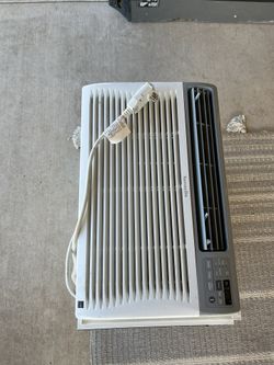 Kenmore elite AC Unit 12,000 BTU 