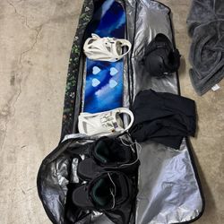 Entire Women Snowboarding Set Burton Boots And Step On Bindings,burton Bag, Roxy Board,burton Helmet.