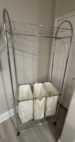 Rolling Laundry Centet