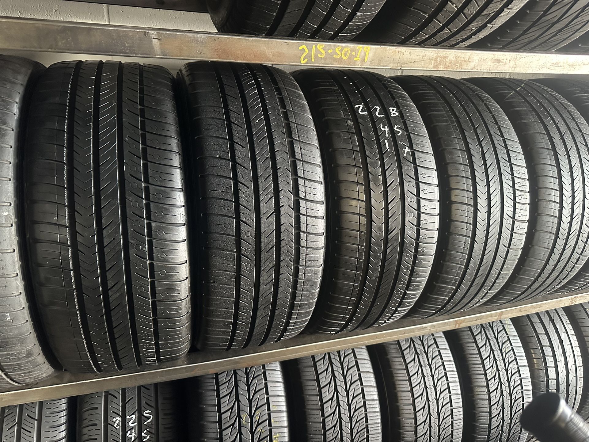 SET OF TIRE 225 45 17 MICHELIN 85% LIFE