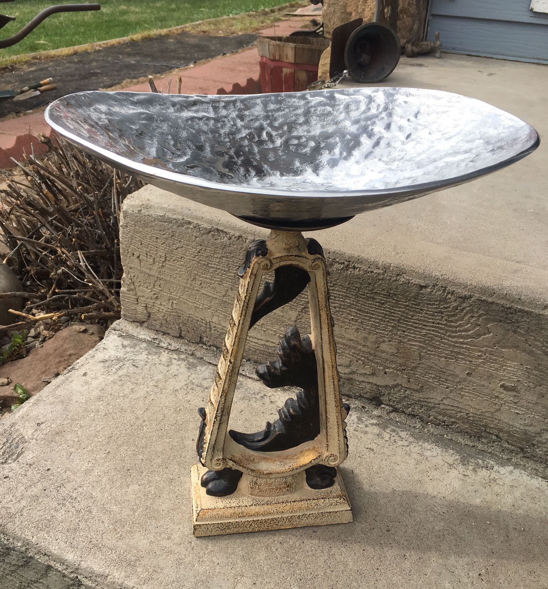 Bird Bath for your sweet garden! Metal bowl with unique stand.