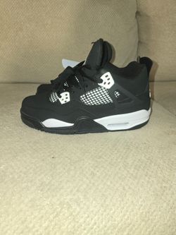 Jordan 4 white thunder