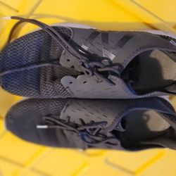 2 Bags And 4 Shoes - Just $10 Takes Everything 