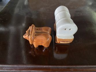 Vintage Ox And Covered Wagon Salt And Pepper Shakers
