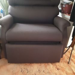 Brand New Lift Char Wife Bought It For Her Self And She Had Passed Away