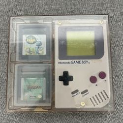 Original Nintendo Game Boy DMG-01 With Official Clear Storage Case