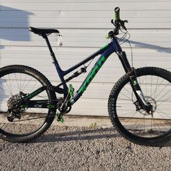 Bicycle MOUNTAIN BIKE