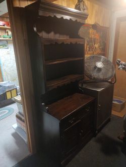 Pine hutch With Cabinet And Shelves.