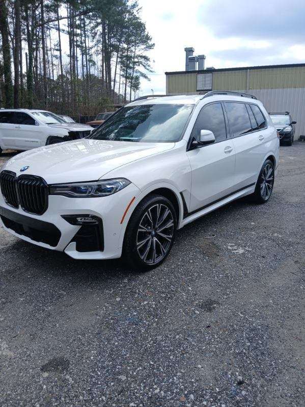 2021 BMW X7