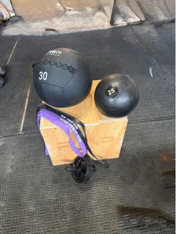 Rep medicine ball 30lbs and 25lbs weights plus rep jerk wood blocks and resistance bands