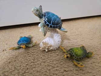 Figurines