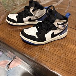Toddler air Jordan’s size 9c