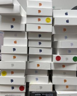 Apple iPhone 17 (Read Description First)