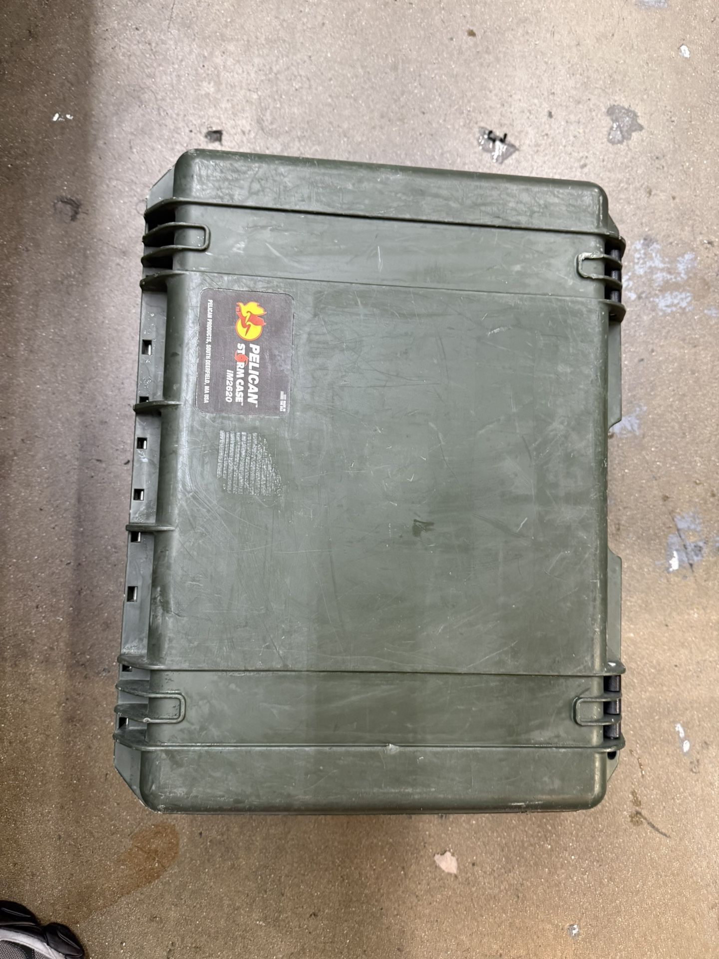 Travel Pelican 2420 Great condition! Carry on Size!