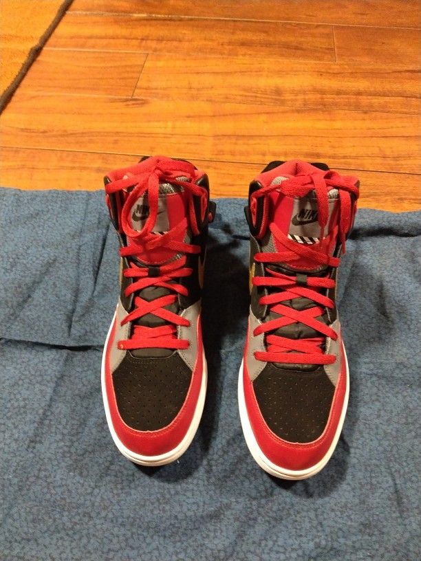 Men's Nike Court Tranxition Size 11 1/2