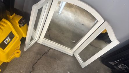 5 drawer makeup table with glass.