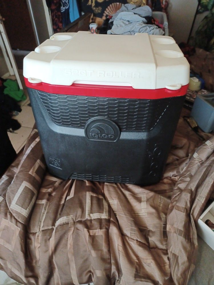 IGLOO WALK BEHIND COOLER