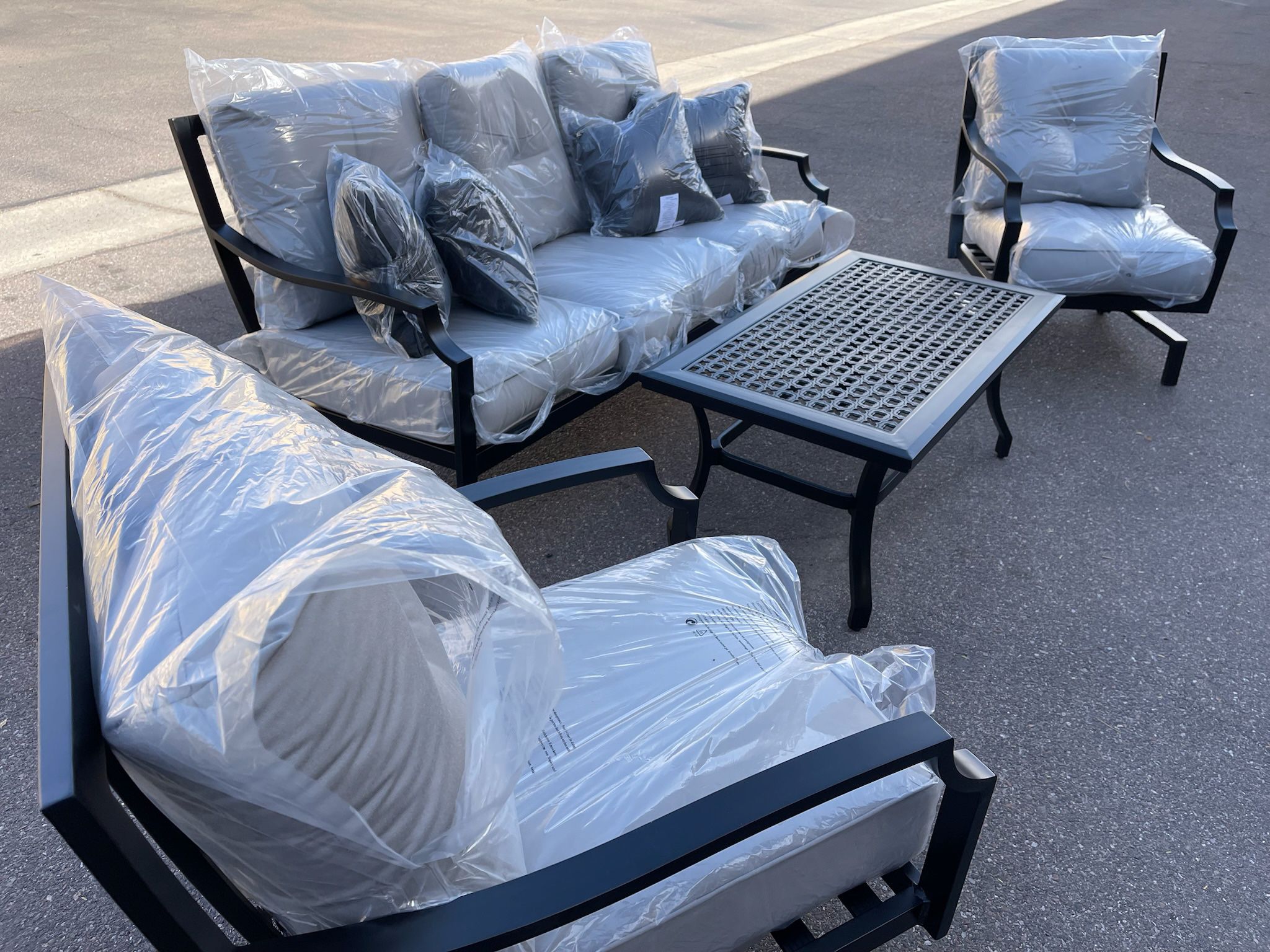 4 Piece Outdoor Aluminum Patio Furniture Set *New In Box*