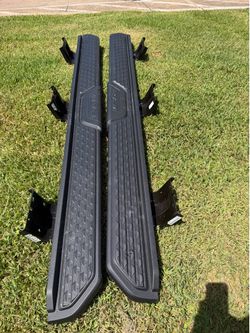 Factory OEM Running Boards – 2019–2026 Ram 1500 💲 $500 ✔️ Genuine Factory OEM ✔️ Great condition 📍 Ready for pickup Se habla español.