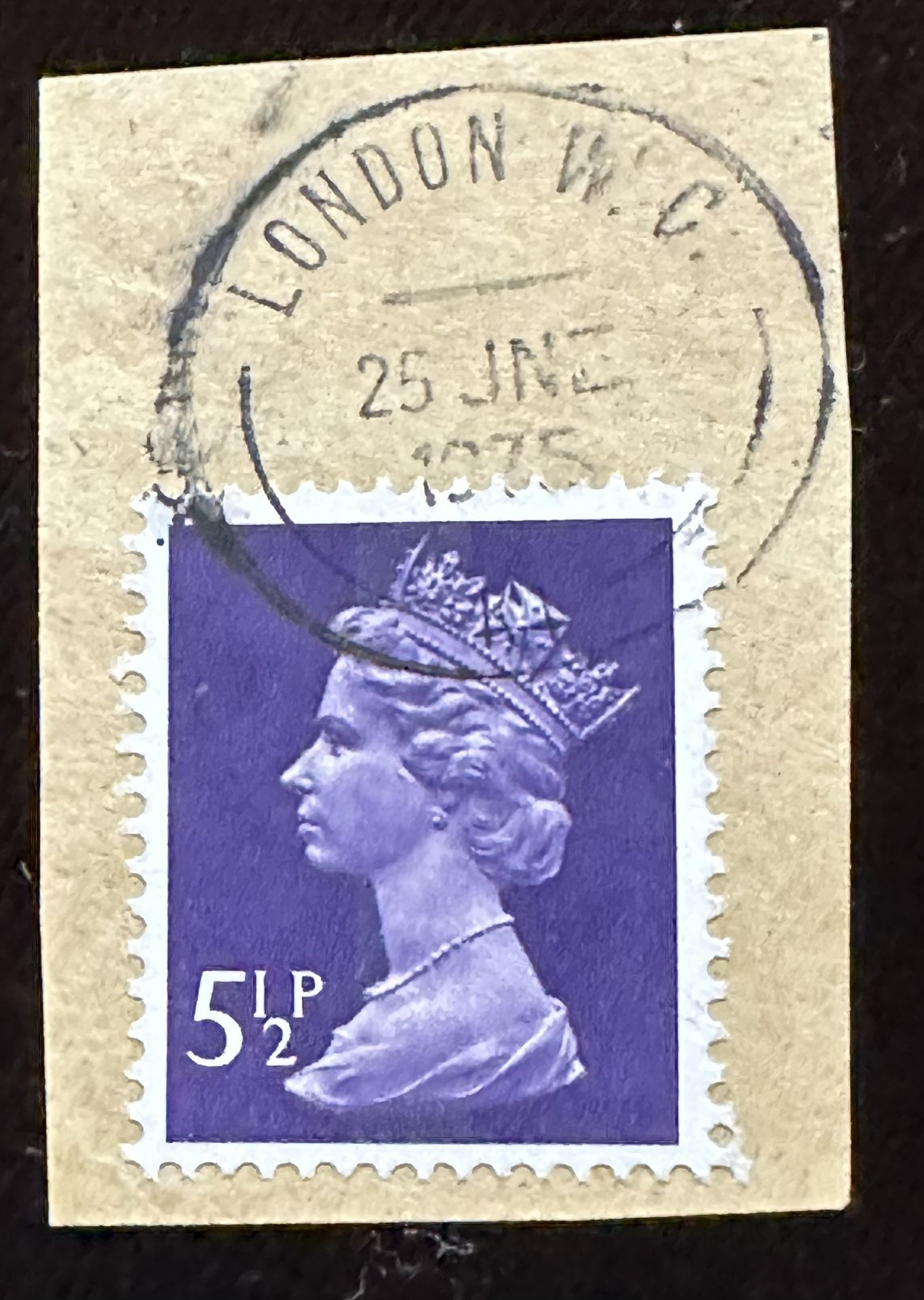 X Great Britain single 5 1/2p Violet-Lilly, Elizabeth II stamp (#GB51/2P)