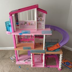 Large Doll House 