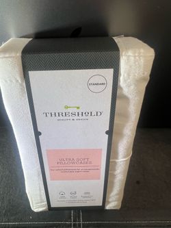 Comfort combo 2 pillowcases w/ 10 low cut socks