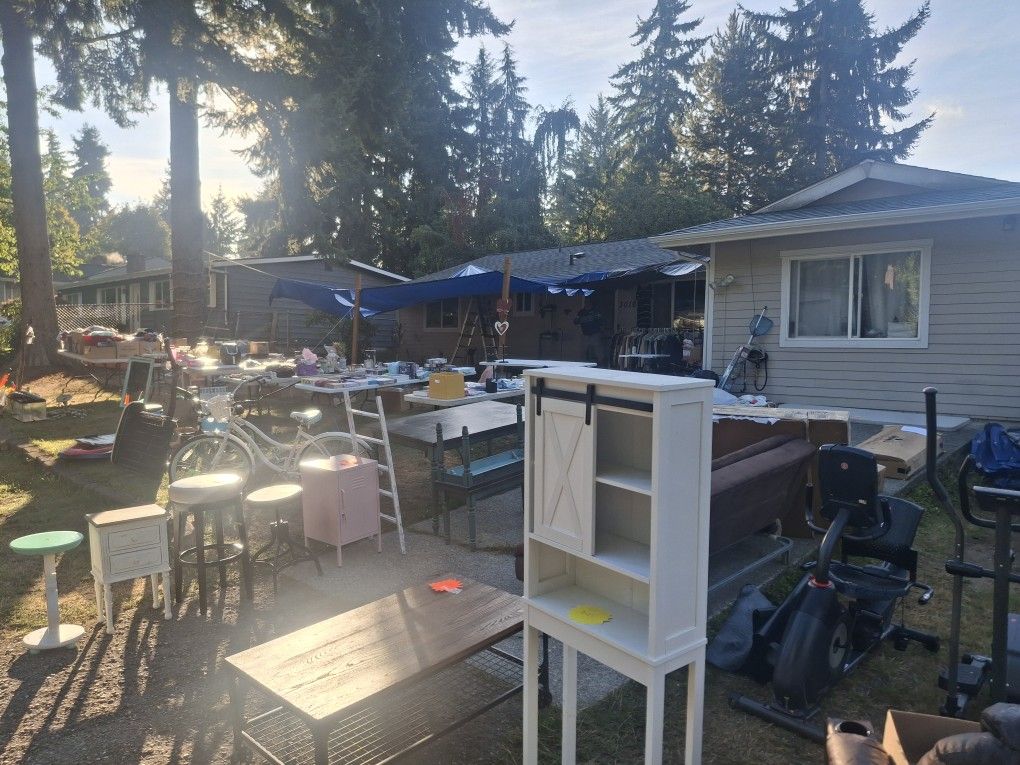 Last Day Of Massive Yard Sale