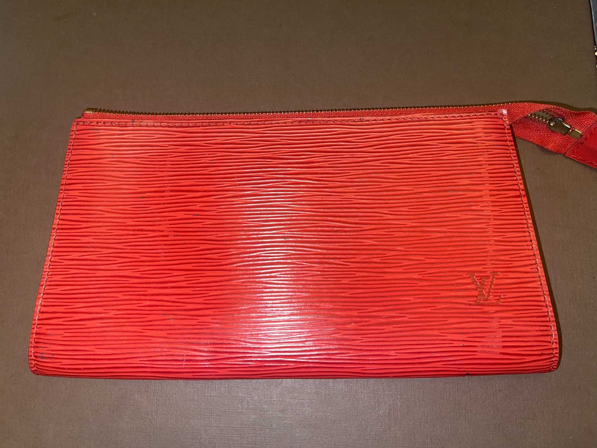 Louis Vuitton Speedy 35 Epi Red Bag for Sale in La Costa, CA - OfferUp