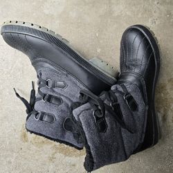 Snow Boots, women 9.5, "Khombu"