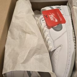 Nike SB Dunk low Supreme 94 White Metallic Silver