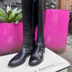 Etienne Aigner Black leather riding boots 8.5, wide shaft *Like new* 