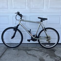 Diamondback Mountain Bike (Great Condition)