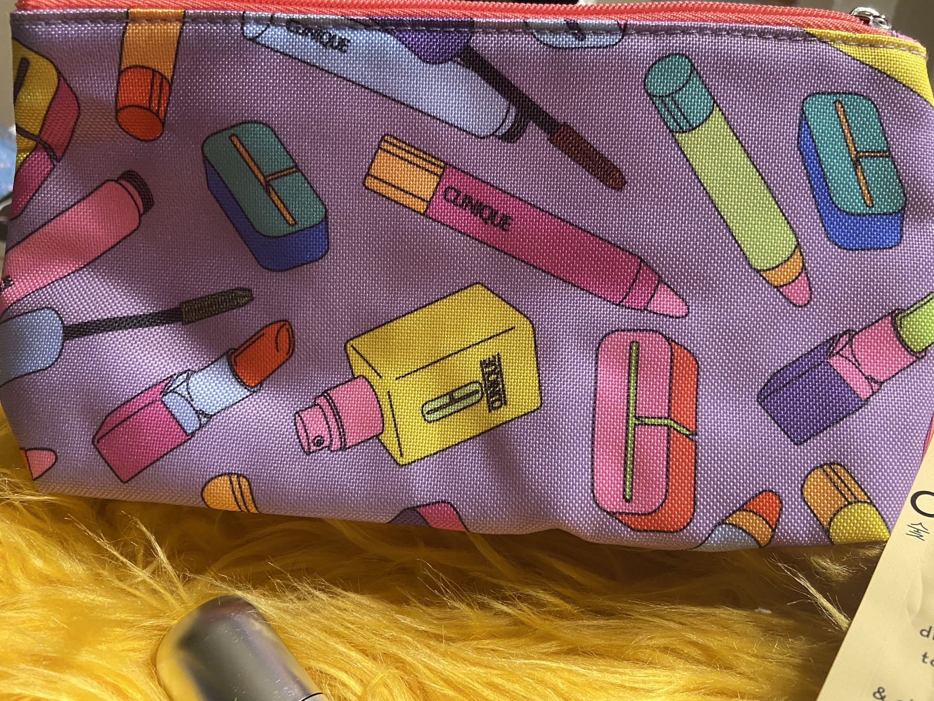 New without tad make up bag with accessories