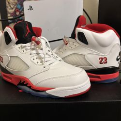 Jordan 5 Fire Red size 8