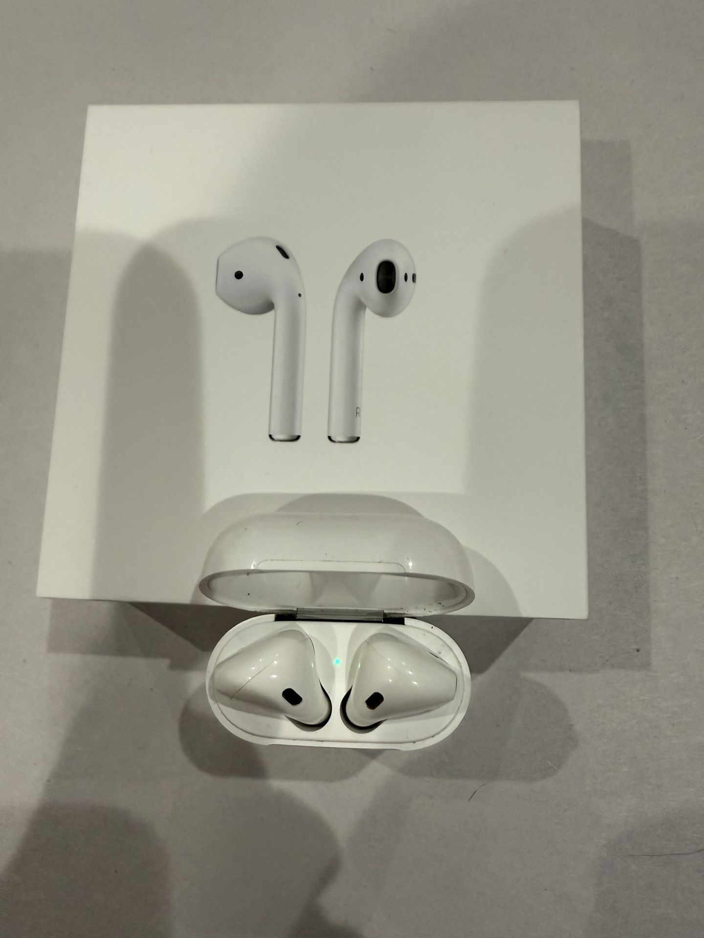 Apple IPOD’s 1st Generation Wireless Bluetooth Headset