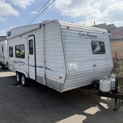 ! Cash Only ! 2005 Carson Trailer Fun Runner 8’ X 24’ 