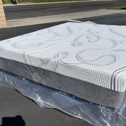 Queen Organic Cool Gel Memory Foam!!