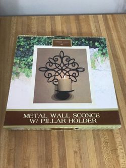 Metal Wall Sconce with Pillar Holder