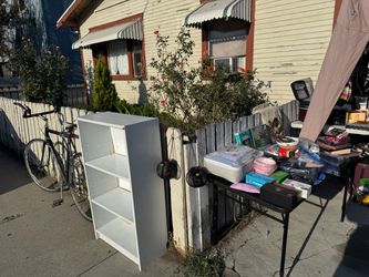 Huge yard sale !!!