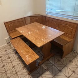 Corner Kitchen Nook w/Bench