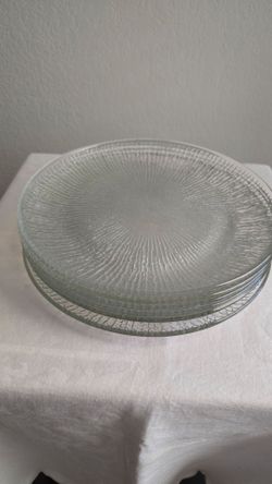 Clear Glass Plates with Ribbed Texture – Set