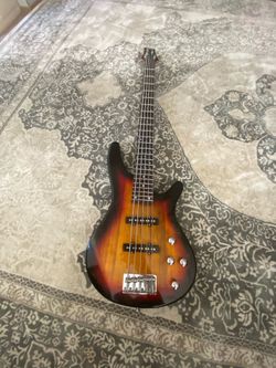 Bass guitar