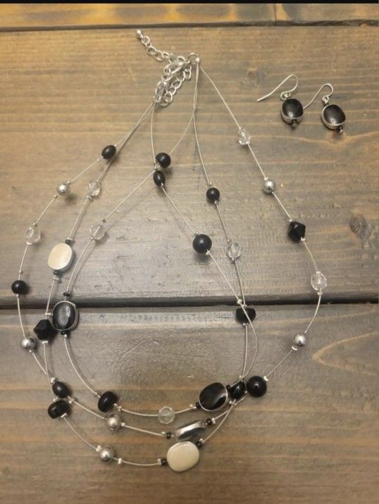 Black and Silver Costume Bead Jewelry Set 