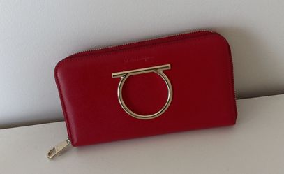 Ferragamo Wallet (Brand New) (Authentic)