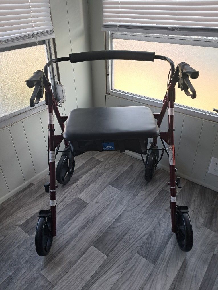 WALKER WIDE SIZE NEW (MOVING SALE)