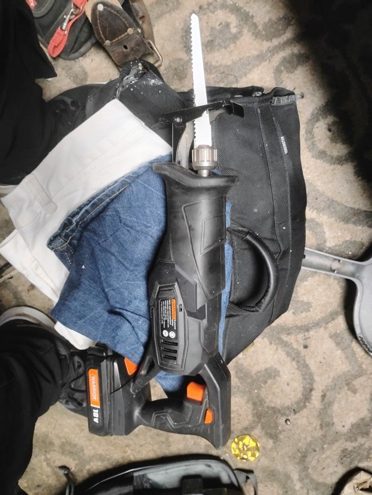 Warrior 18V Cordless Reciprocating Saw.